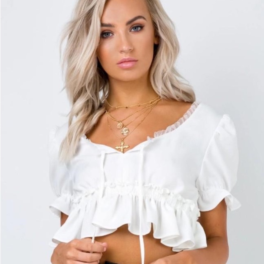 lioness “touched for the first time” top